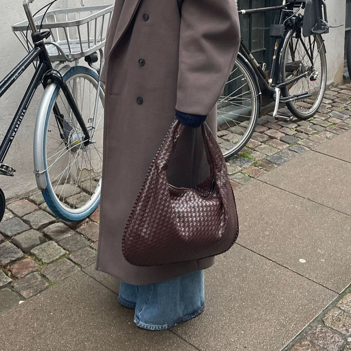 Ivie Shoulder Bag